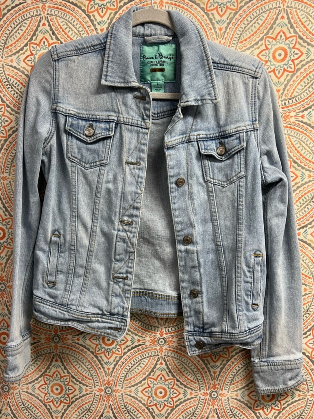 Steve & Barry’s Y2K Denim Jean Jacket in a light wash - size Large
